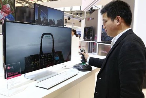 LG多款显示器新品及首款一体机亮相家电博览会 